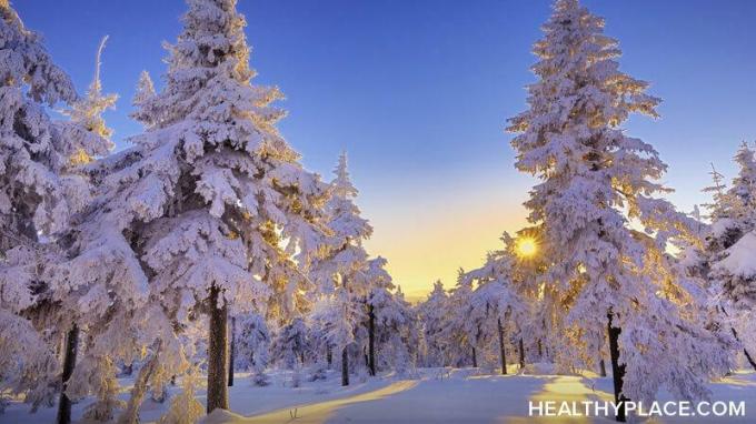 Gérez-vous bien l'hiver? Sinon, essayez ces suggestions pour aider à maîtriser la dépression hivernale. Apprenez-les à HealthyPlace.