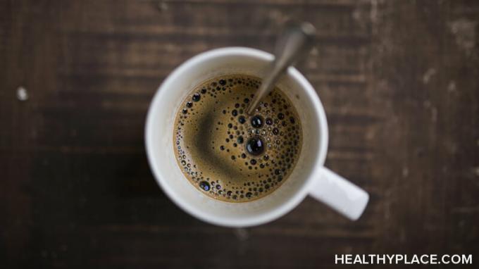 Votre tasse de café pourrait aggraver vos symptômes bipolaires. Lisez des informations fiables sur le café et les troubles bipolaires sur HealthyPlace.