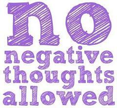 Les pensées négatives vous empêchent-elles du bonheur? Il est possible de transformer ces pensées négatives en discours de soi positif. Apprenez comment avec cet exemple. 
