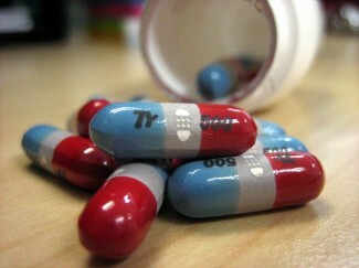 Les changements de médicaments bipolaires sont nuls. Prenez-le d'un bipolaire - ils le font. Découvrez pourquoi les changements de médicaments bipolaires sont nuls et ce que vous pouvez y faire.