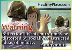Citation des troubles de l'alimentation - Les réflexions dans ce miroir peuvent être déformées par des idées de beauté socialement construites.